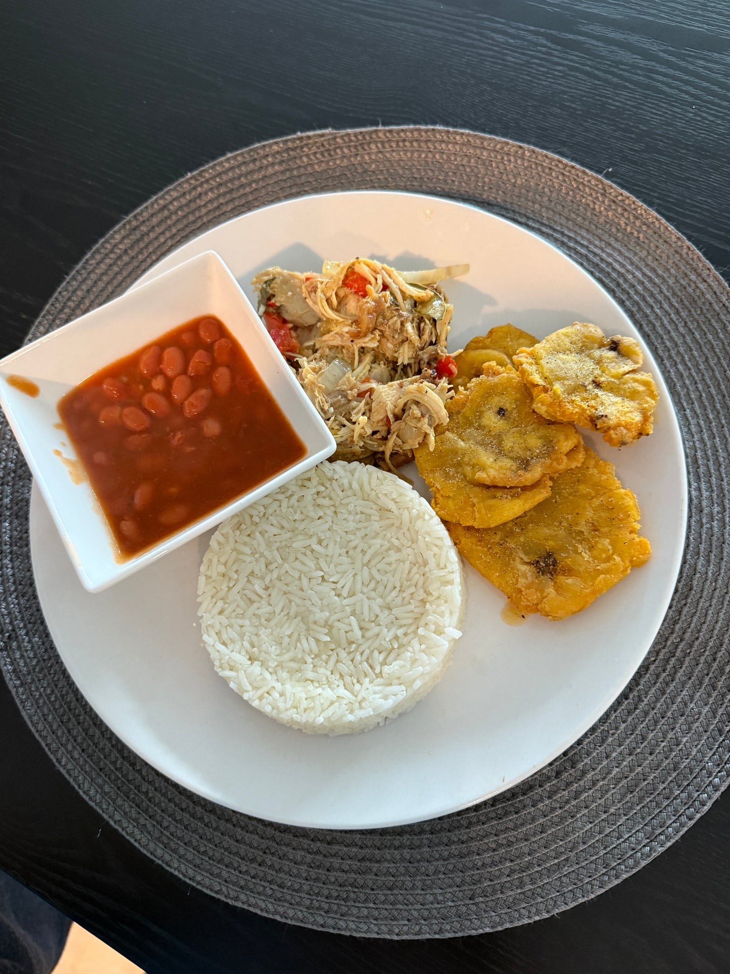 Mofongo Moderno Circular Model A