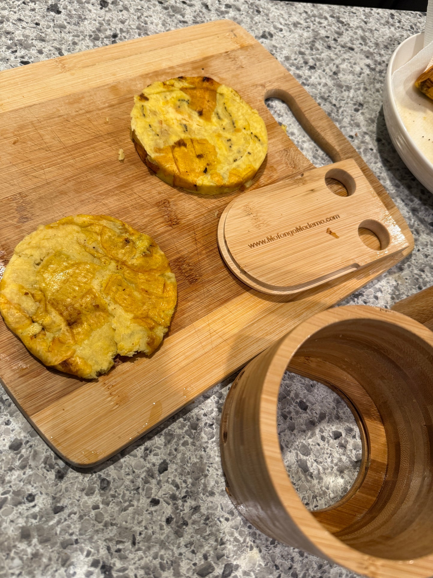 Mofongo Moderno Circular Model A
